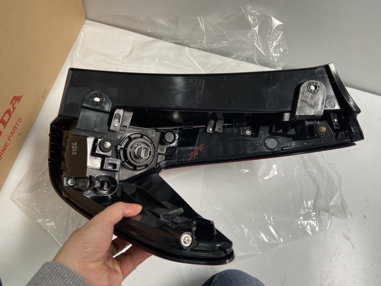 Đèn hậu bên lái xe honda CRV 2020